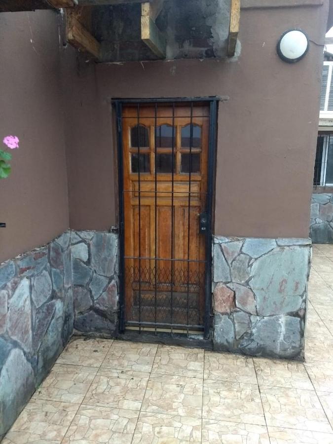 Luis'S House Ezeiza Airport Hotel Monte Grande Exterior photo